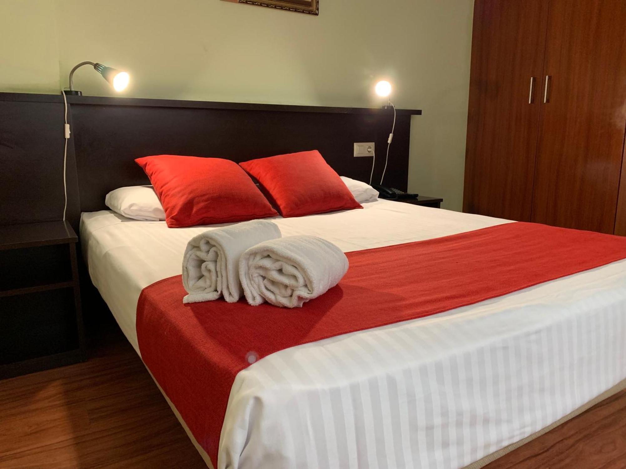 Hostal Hotil Coruna Centro آكورونيا المظهر الخارجي الصورة