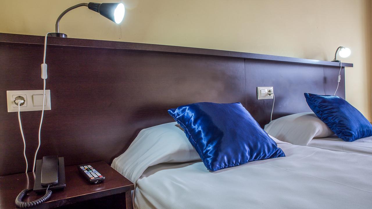Hostal Hotil Coruna Centro آكورونيا المظهر الخارجي الصورة
