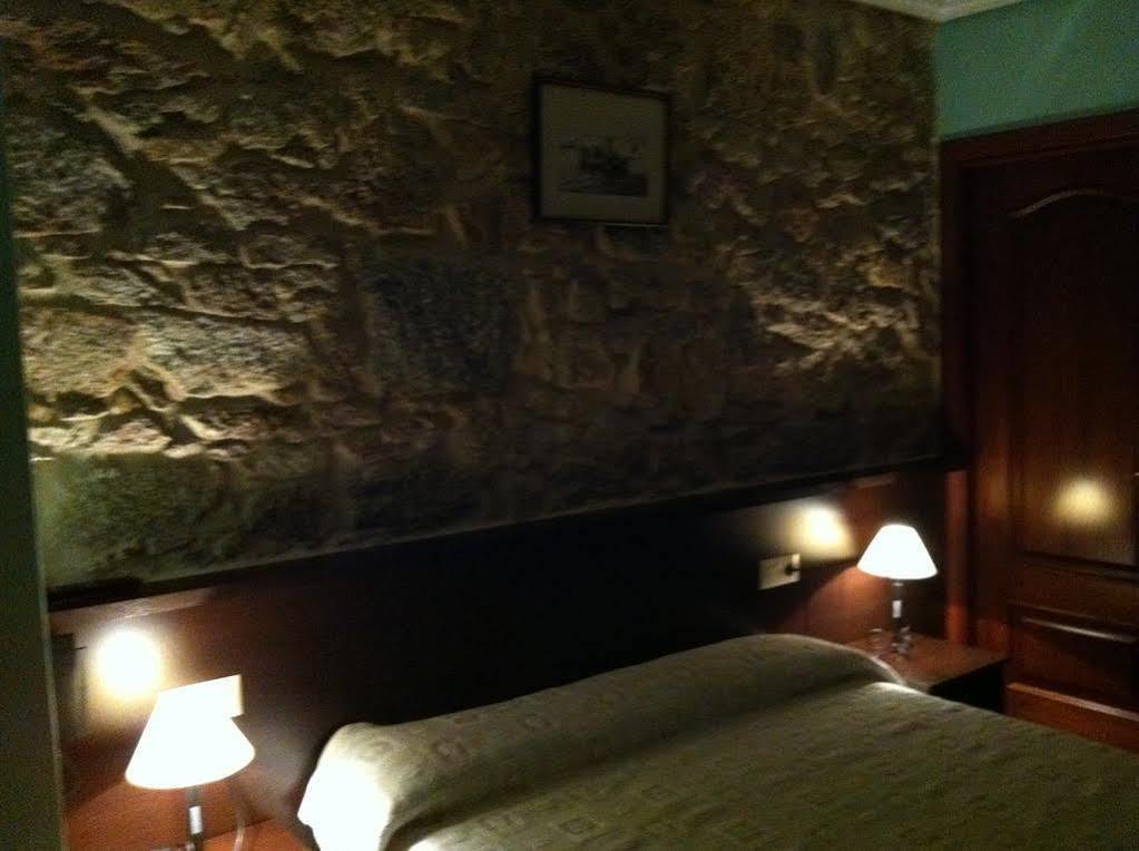 Hostal Hotil Coruna Centro آكورونيا المظهر الخارجي الصورة