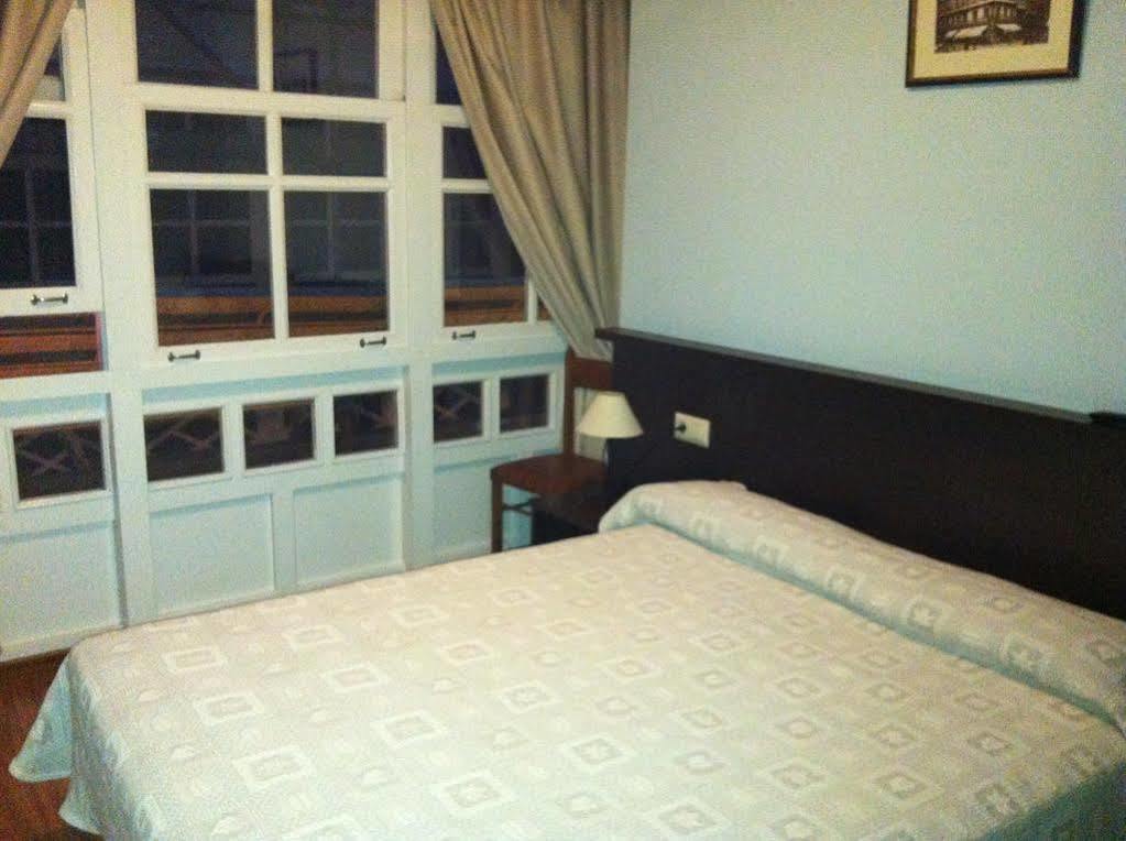 Hostal Hotil Coruna Centro آكورونيا المظهر الخارجي الصورة