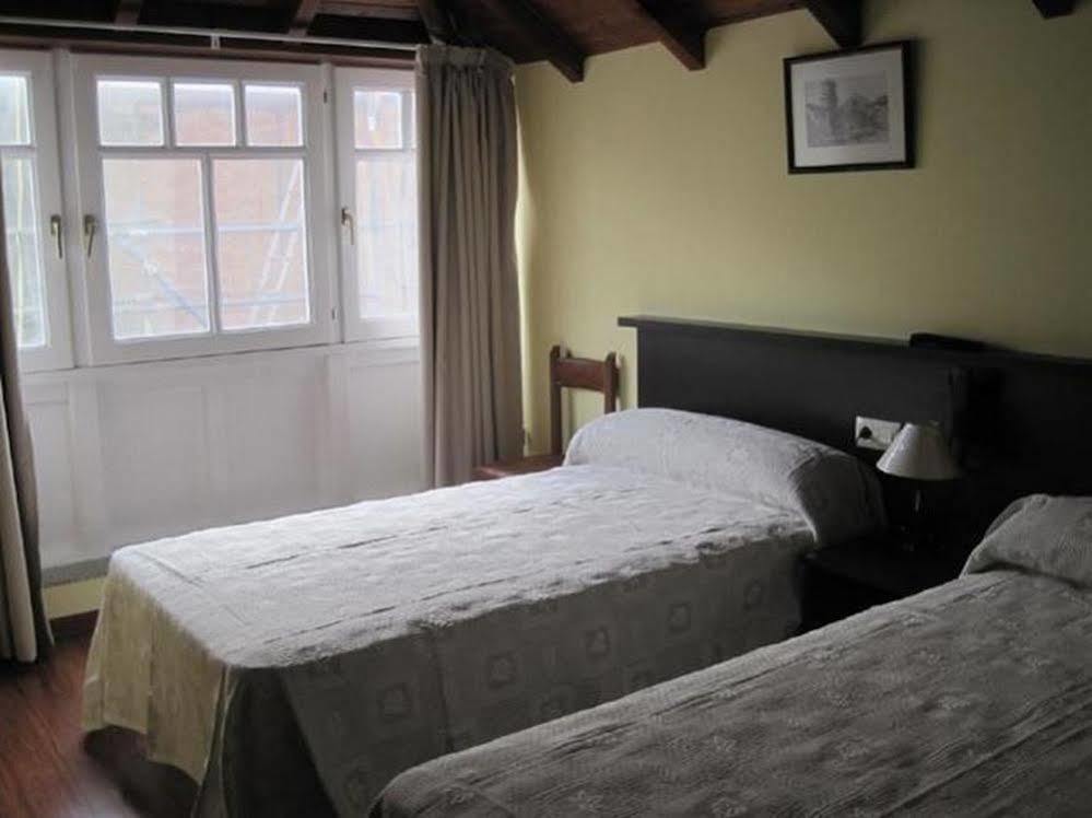 Hostal Hotil Coruna Centro آكورونيا المظهر الخارجي الصورة