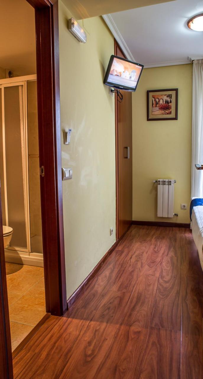 Hostal Hotil Coruna Centro آكورونيا المظهر الخارجي الصورة