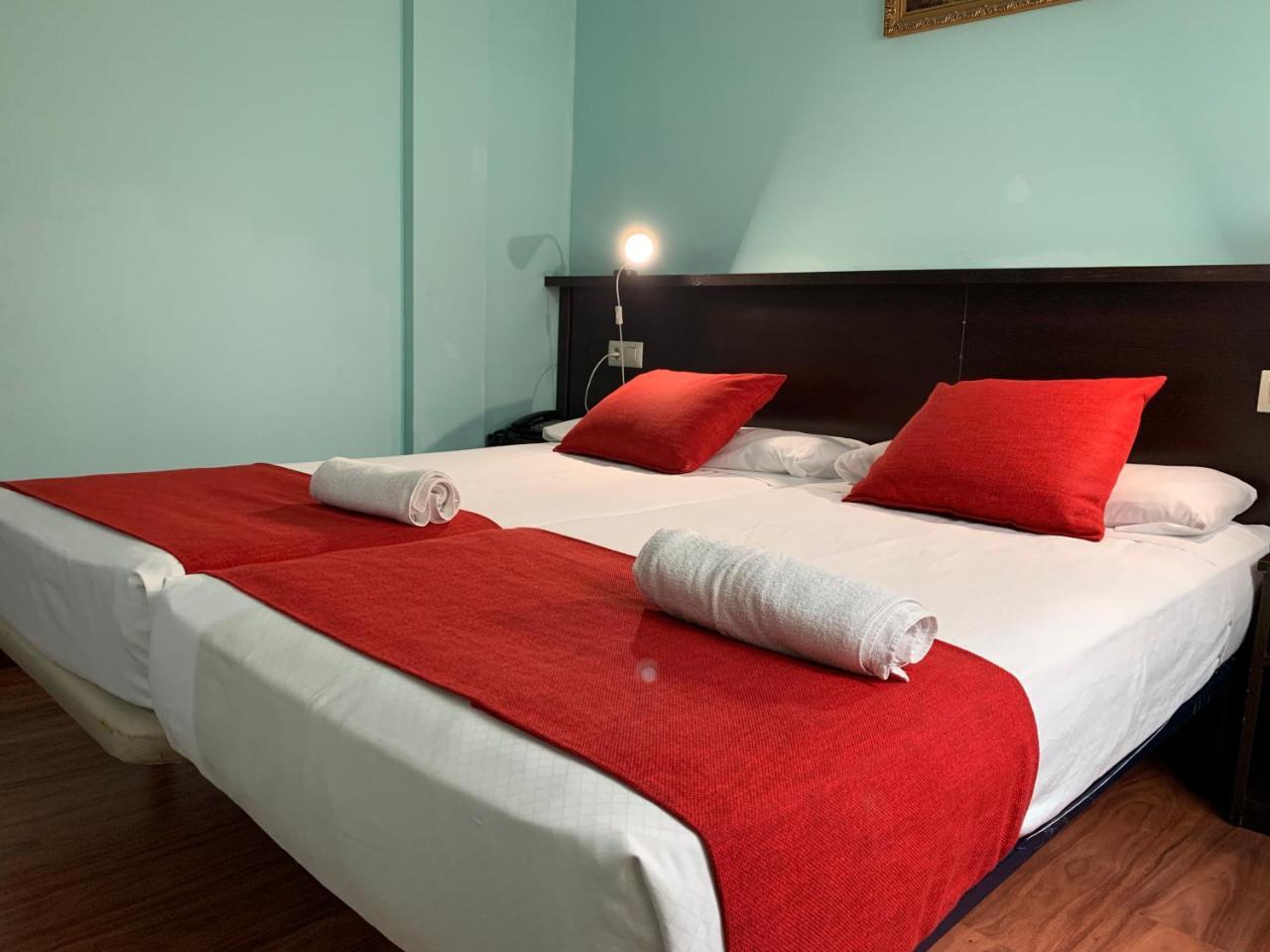 Hostal Hotil Coruna Centro آكورونيا المظهر الخارجي الصورة